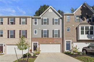 1113 Bean Ln, Akron, OH 44313