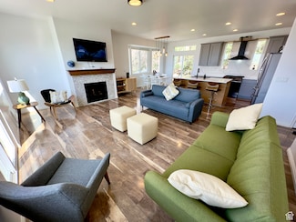 981 Lakeview Dr, Bountiful, UT 84010