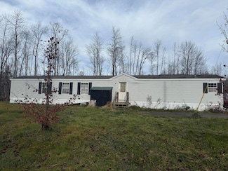 43 Whitten Rd, Clinton, ME 04927