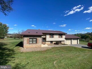 561 Circle Dr, Cabins, WV 26855