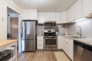 4820 Park Commons Dr Unit 220, Saint Louis Park, MN 55416