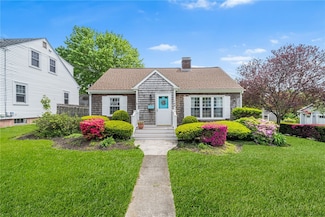 146 Bay View Ave, Bristol, RI 02809