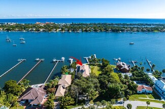 614 S Lake Dr, Lantana, FL 33462