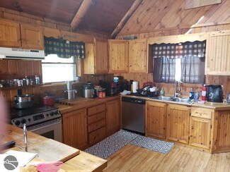 12497 Shippy Rd SW, Fife Lake, MI 49633