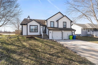 2016 NE Summerfield Ct, Blue Springs, MO 64029
