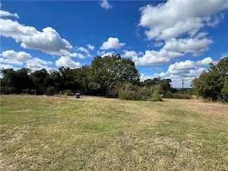 2233 N La Salle St, Navasota, TX 77868