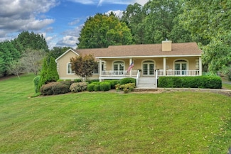 174 Oak Ln, Blairsville, GA 30512