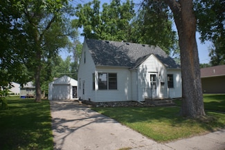 13 South St, Morris, MN 56267