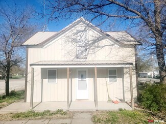 205 N French Ave, Sutton, NE 68979