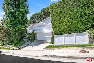 2445 Banyan Dr, Los Angeles, CA 90049