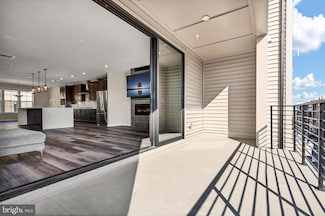 7463 Backett Wood Terrace Unit 1214, McLean, VA 22102