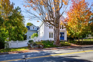 40 Mountain St, Camden, ME 04843