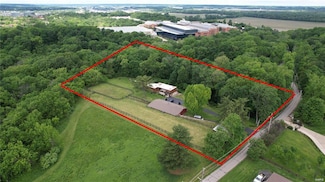 16 West Dr, Chesterfield, MO 63017