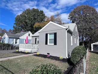 16 Monroe Dr, Hampton, VA 23669