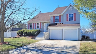 2 Cinnamon Ct, Sicklerville, NJ 08081