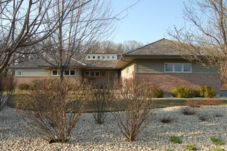 2150 Irene Ln, Libertyville, IL 60048