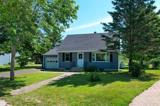 22 Navy Dr, Winter Harbor, ME 04693