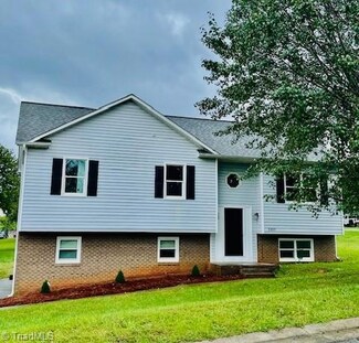 5505 Highland Trace Ct, Winston Salem, NC 27105