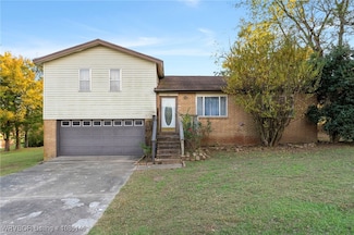 611 Honeysuckle Ln, Greenwood, AR 72936