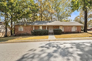 7000 Comanche Dr, North Little Rock, AR 72116