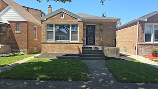 9028 S Ridgeland Ave, Chicago, IL 60617