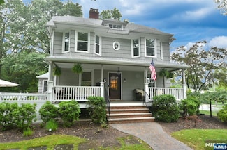 4 4th St, Park Ridge, NJ 07656