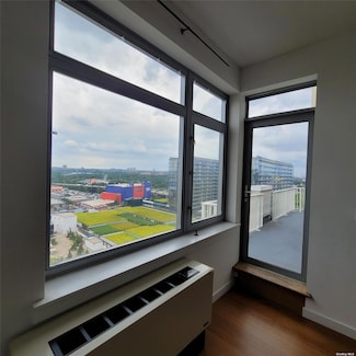 40-28 College Point Blvd Unit PH111, Flushing, NY 11354