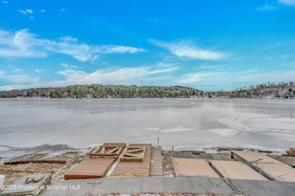 75 Baylors Lake Rd, Nicholson, PA 18446