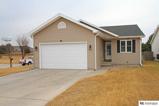 615 Graham Park Dr, Seward, NE 68434