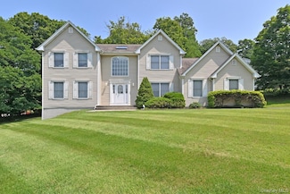 14 Roble Rd, Suffern, NY 10901