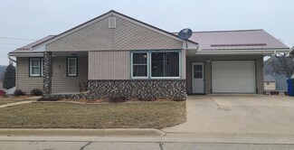 802 Davidson St NW, Elkader, IA 52043