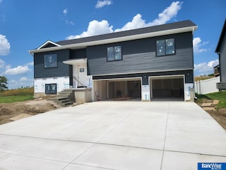 1450 W Beartooth Dr, Lincoln, NE 68521