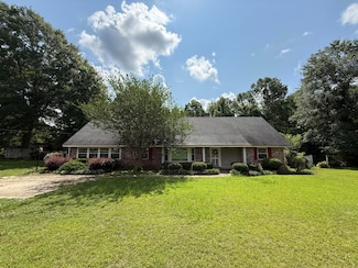 194 Hartfield Rd, Columbia, MS 39429