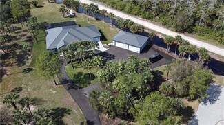 835 11th St NW, Naples, FL 34120
