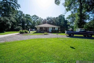 29306 Red Oak Dr, Walker, LA 70785