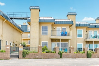 921 Marine Dr Unit 105, Galveston, TX 77550