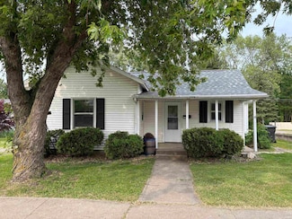 702 N Main St, Churubusco, IN 46723