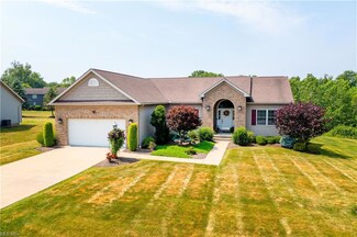 2766 Lakeview Dr, Uniontown, OH 44685