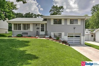 7517 Valley St, Omaha, NE 68124