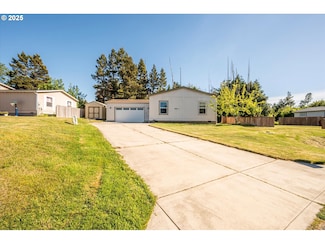 90911 Matthew Ln, Coos Bay, OR 97420