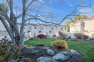 86 Windward Ln, Bristol, RI 02809