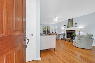 1394 Center Lake Dr, Mount Pleasant, SC 29464