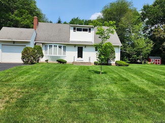 26 Seminole Cir, West Hartford, CT 06117