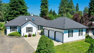 11451 N Avondale Loop, Hayden, ID 83835