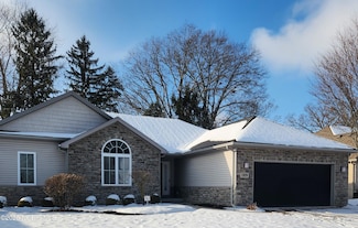 8342 Water Park Dr, Holland, OH 43528