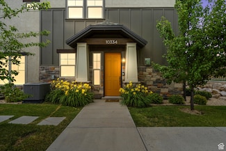 10334 S Beetdigger Blvd, Sandy, UT 84070