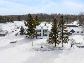 8097 Channel Rd, Petoskey, MI 49770