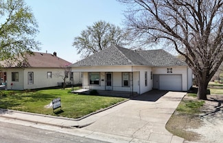 315 Park St, Smith Center, KS 66967