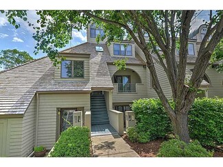 13 Weetamoe Farm Dr Unit 13, Bristol, RI 02809