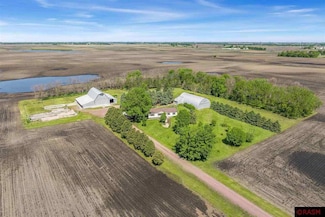 1121 1121 110th, Welcome, MN 56181